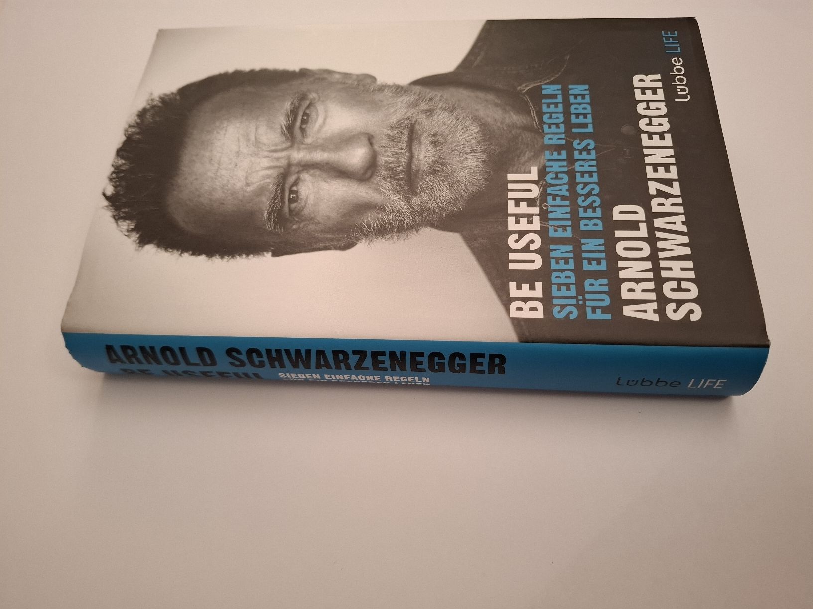 Libri: Arnold Schwarzenegger - Be Useful – Usato da glarus venduto da sar_b5z8 2