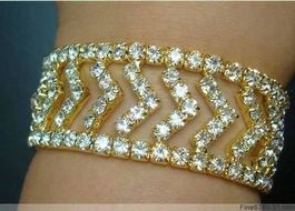 edles Armband mit Strass Steinen