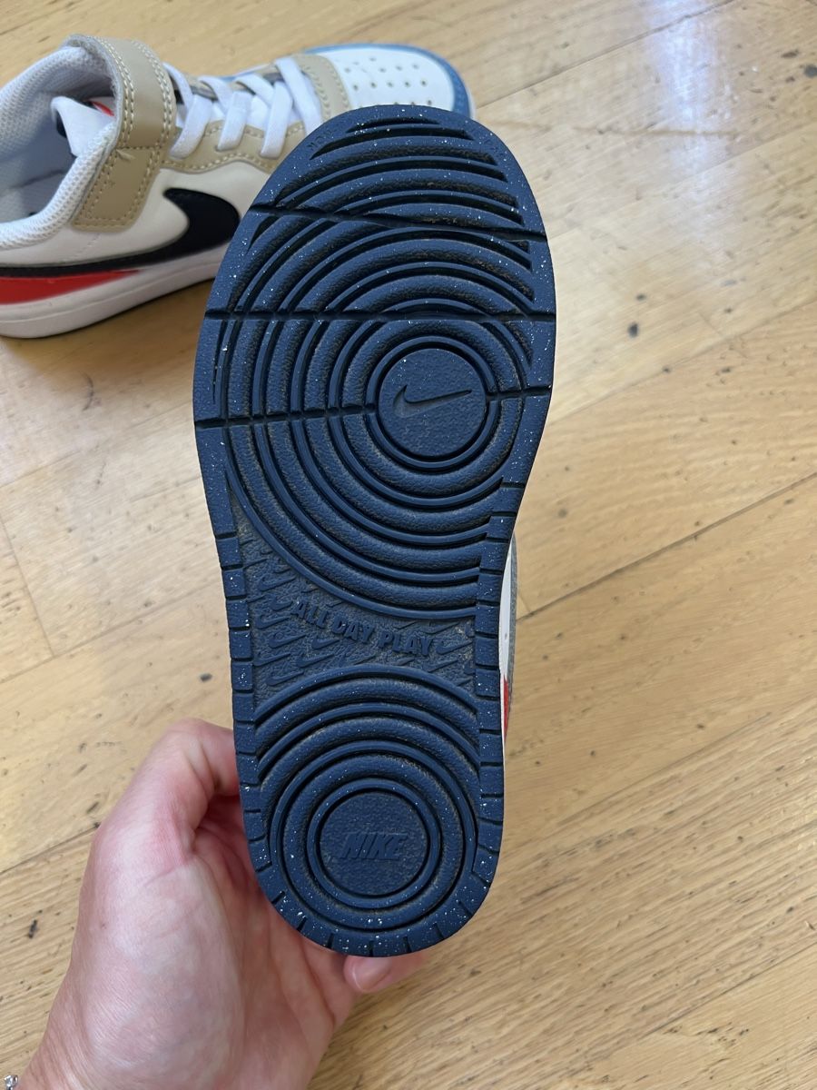 Nike Scarpe per ragazzi: NIKE Sneaker, Grösse 28 – Usato da Wangen b. Olten venduto da Molinker 4