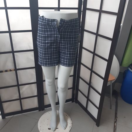 2 coole karierte Stretch Shorts, ideal für den Sommer