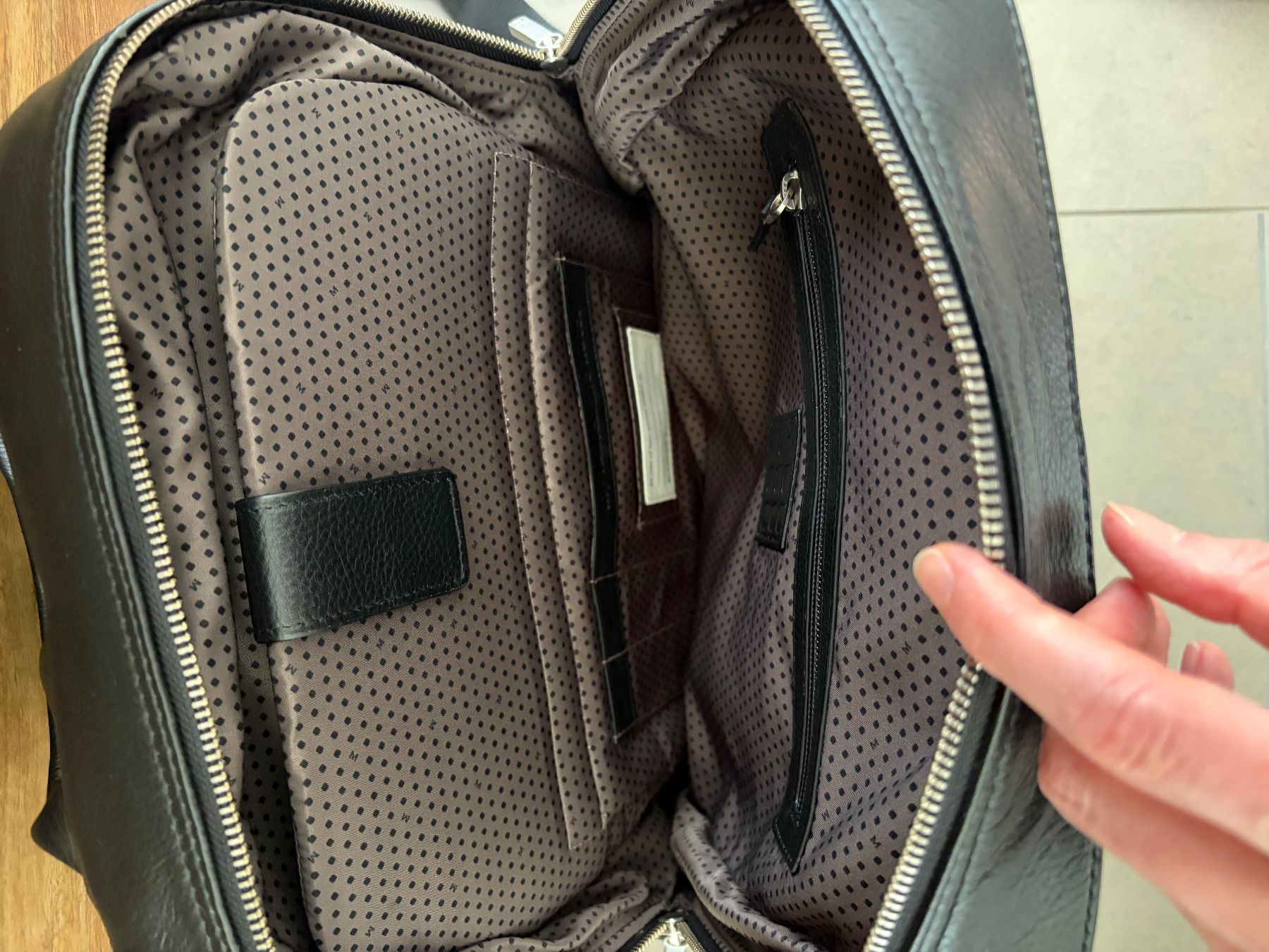 Zaini: Rucksack - Moleskine - schwarzes Leder - neu – Nuovo (secondo la descrizione) da Baar venduto da Colette18 3