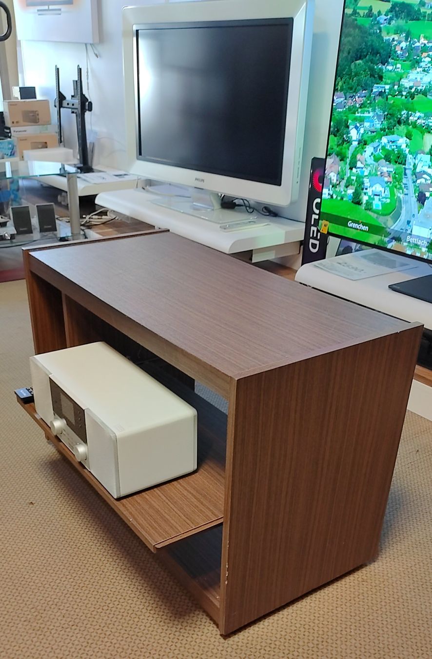 Mobili TV: Stereo-Möbel und/oder TV-Möbel mit Auszug in braun mit Räder – Usato da Kirchberg BE venduto da RadioGerberPrivat 4