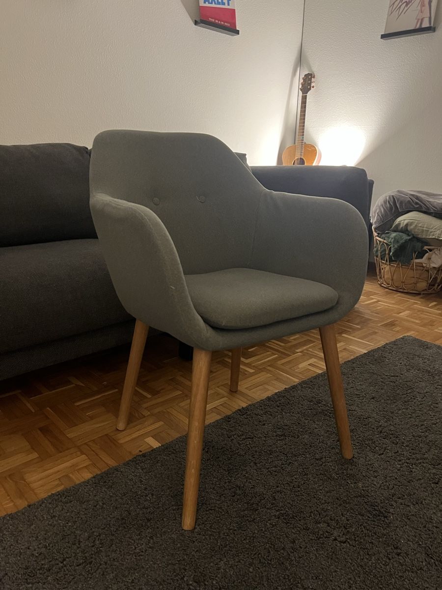 Poltrone: 2x Sessel dunkelgrau und Hellgrau mit Holzbeinen – Usato da Dielsdorf venduto da zur_l8bs 2