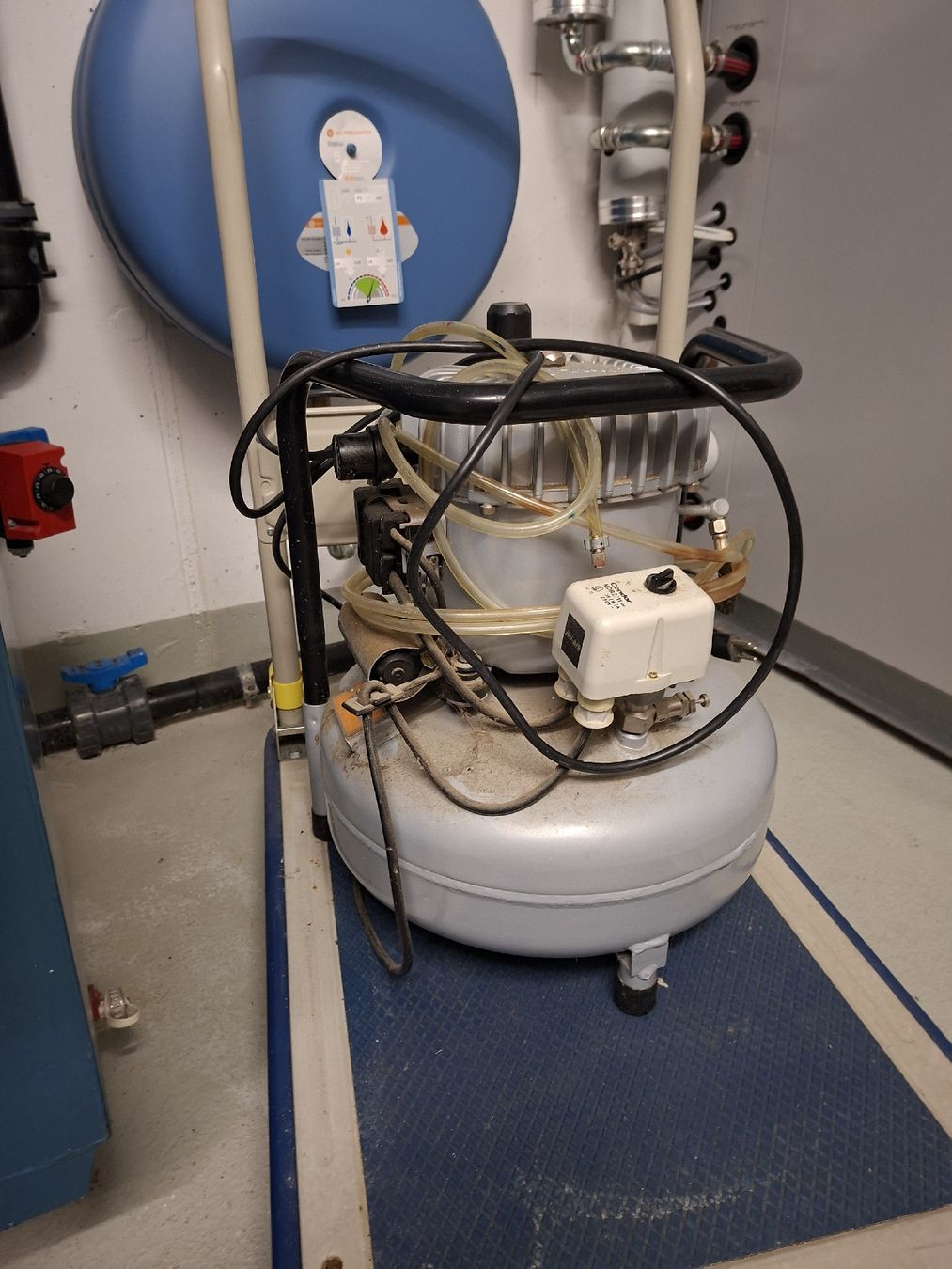 Jun-Air Compresseurs: Jun Air Luftdruck Kompressor  – D'occasion à Meggen par Ma.Elisa 2