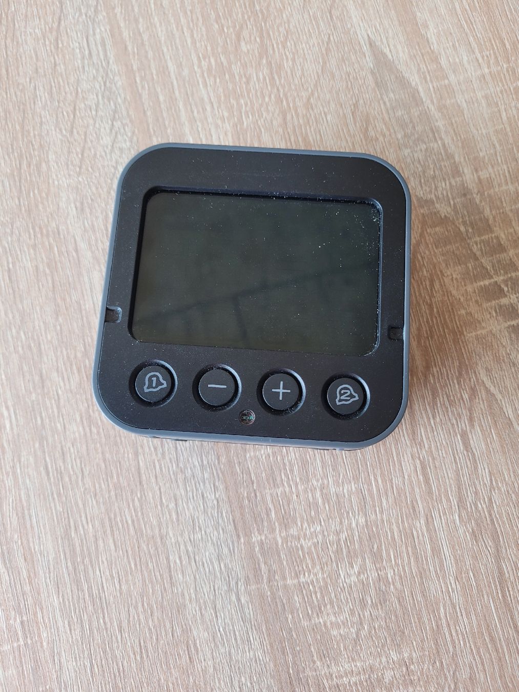 Sveglie: Digitaler Wecker mit Snooze und Licht – Usato da Uster venduto da 13smiley13 3