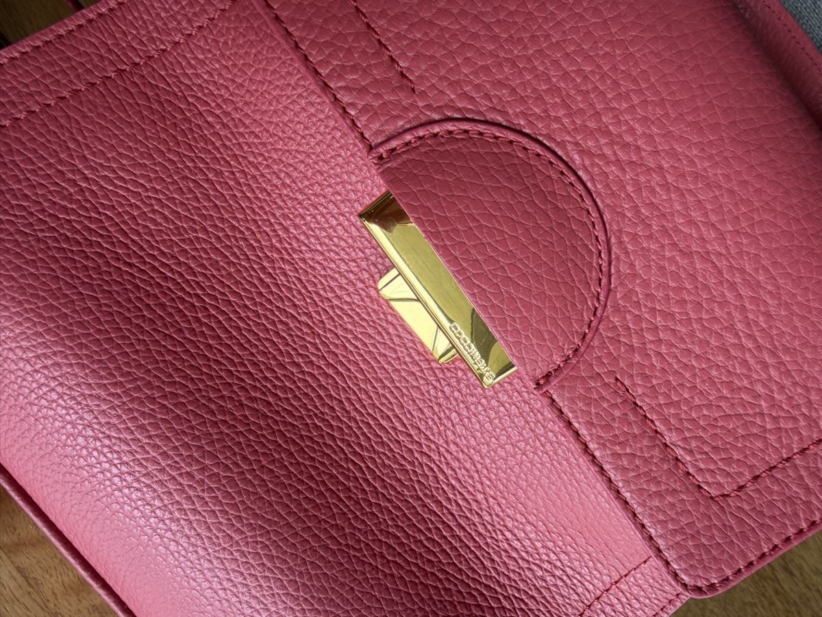 Coccinelle Borse da donna: COCCINELLE Tasche – Nuovo (secondo la descrizione) da Niederrohrdorf venduto da fashionlook 2