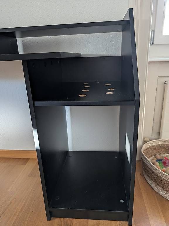 Scrivanie: Gaming Schreibtisch – Usato da Ennetbaden venduto da pau_8kxv 3