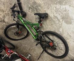 Mountainbike Diamondback vollgefedert, praktisch unbenutzt