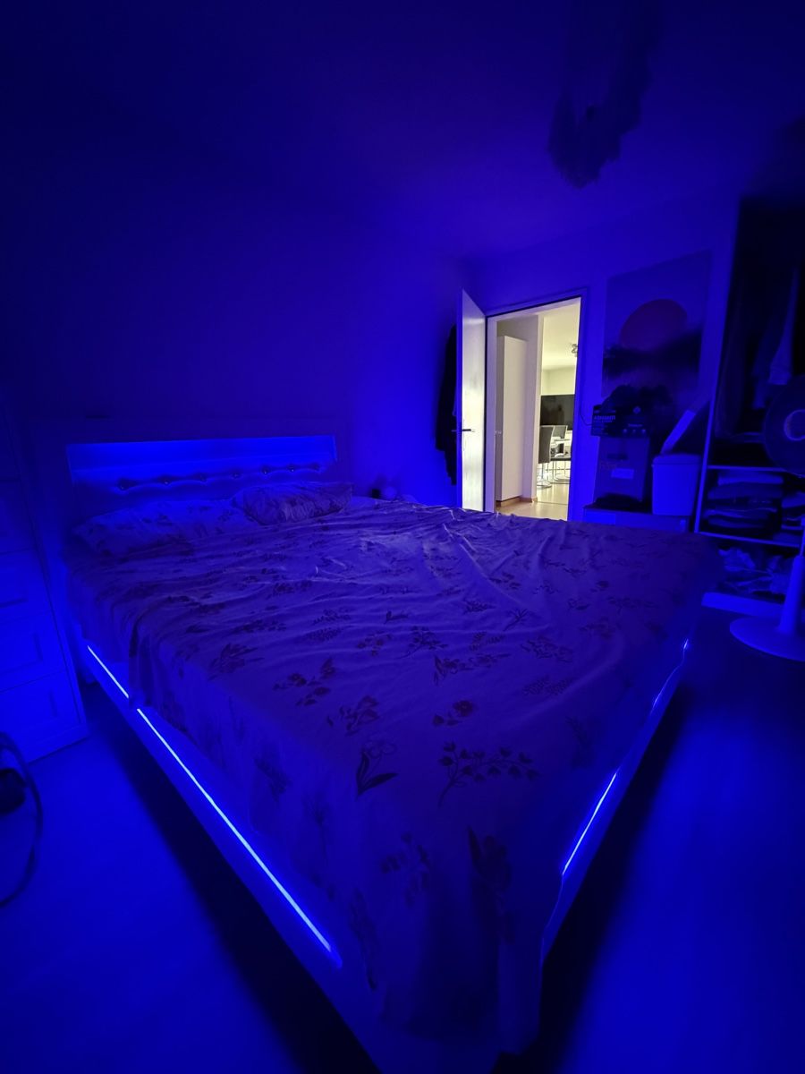 Betten: Bett 160x200 mit Matratze – Gebraucht aus Biel/Bienne von jes_nfq2 1