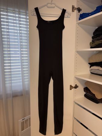 Body mit Rückenausschnitt schwarz Grösse M