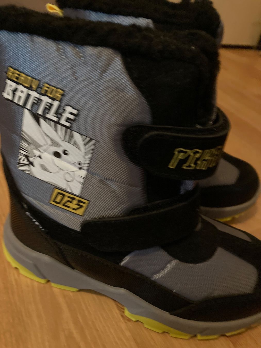 Scarpe per ragazzi: Kinder Winterstiefel Gr. 31 – Usato da Emmenbrücke venduto da JJ_89 1