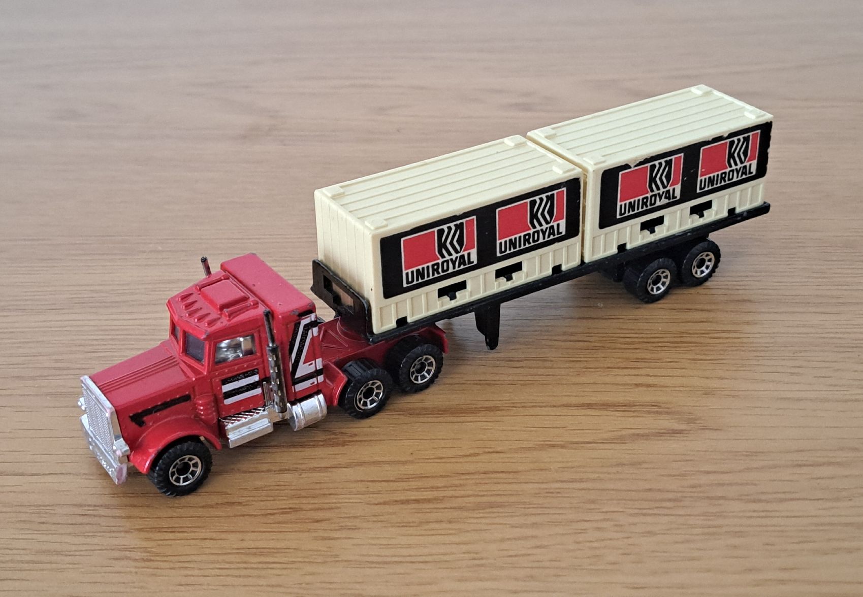 Matchbox Modellautos: 1981 Matchbox Convoi CY-3-Peterbilt Uniroyal – Gebraucht aus St-Imier von supernova21
