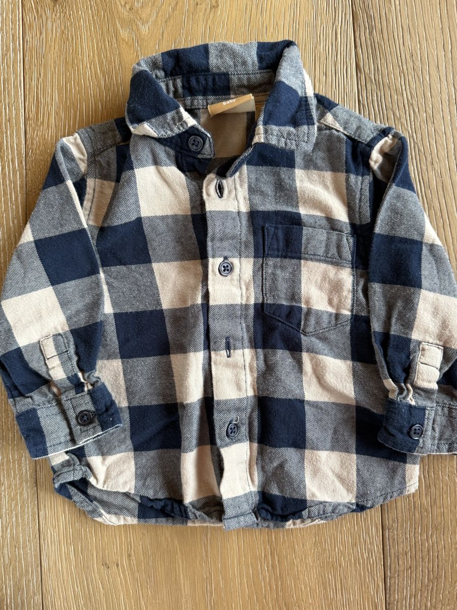 Camicie, Top & T-shirt: Herziges Karohemd Grösse 68 – Usato da Pragg-Jenaz venduto da gobrist