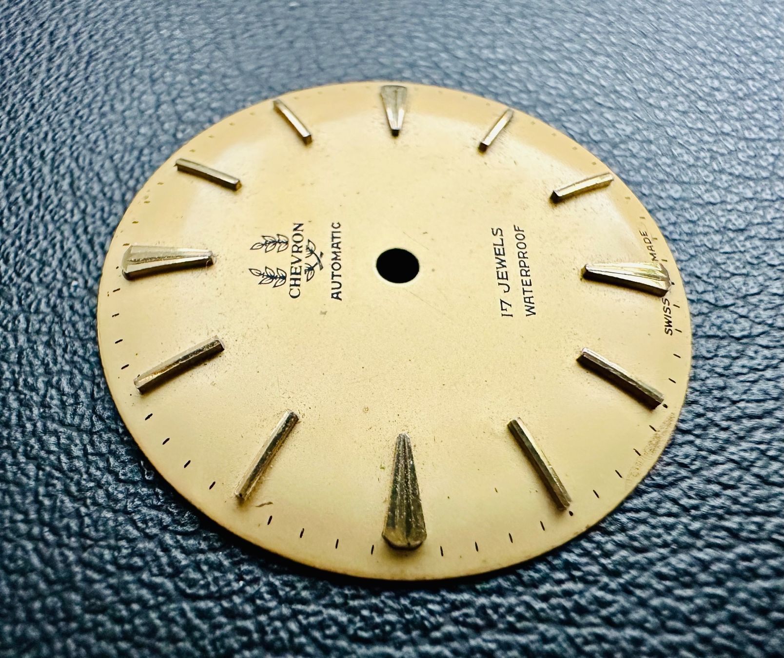 Swiss Uhren: CHEVRON Swiss Made Automatic - CADRAN 28.5 mm – Gebraucht aus Conthey von advisia 2