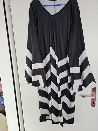 Kleid mit Laternen Ärmel und Streifen schwarz-weiss Gr.5XL