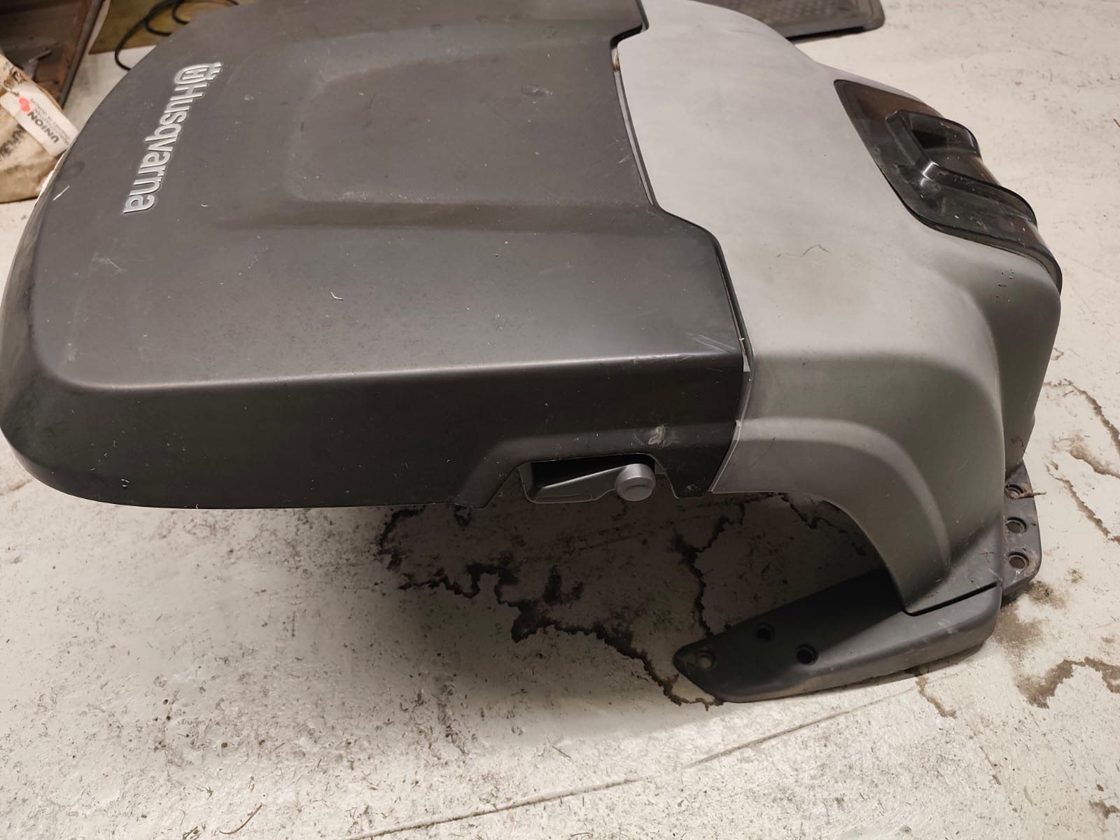 Husqvarna Tagliaerba: Husqvarna Automower Garage – Usato da Mels venduto da lad_8ctm