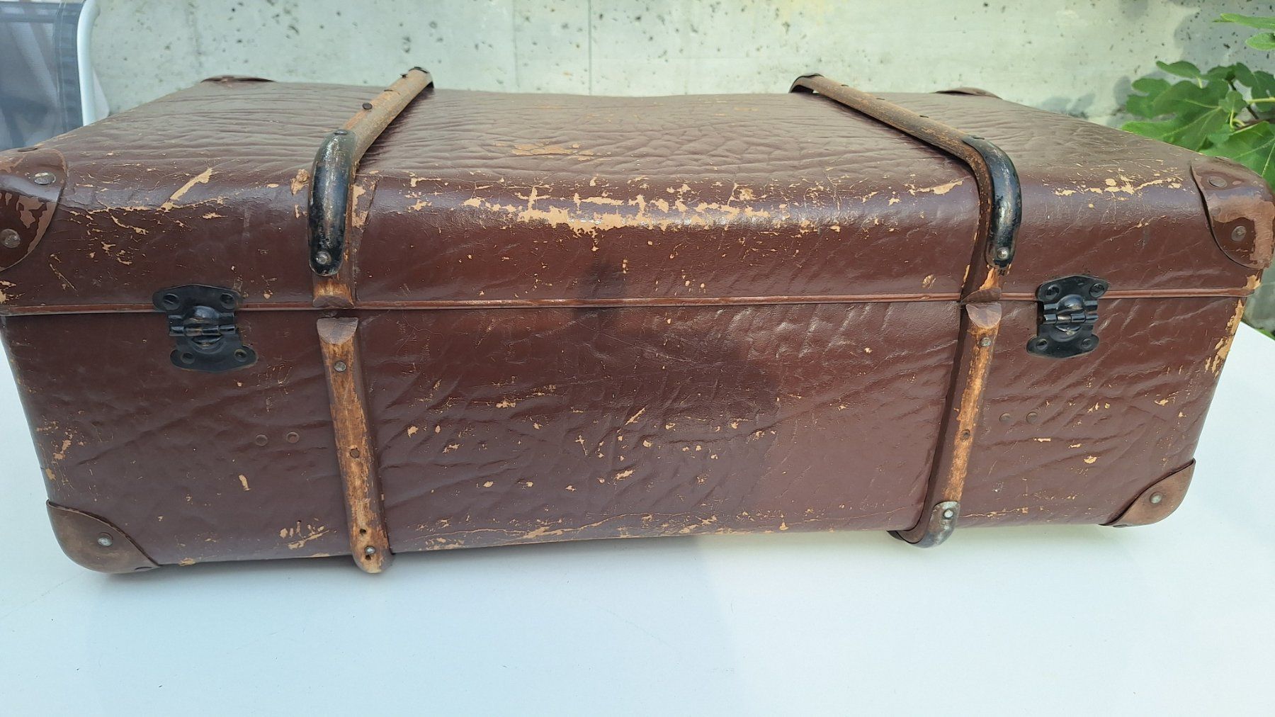Valigie: antiker Koffer mit Holzbeschlag – Usato da Arlesheim venduto da shopradl 6