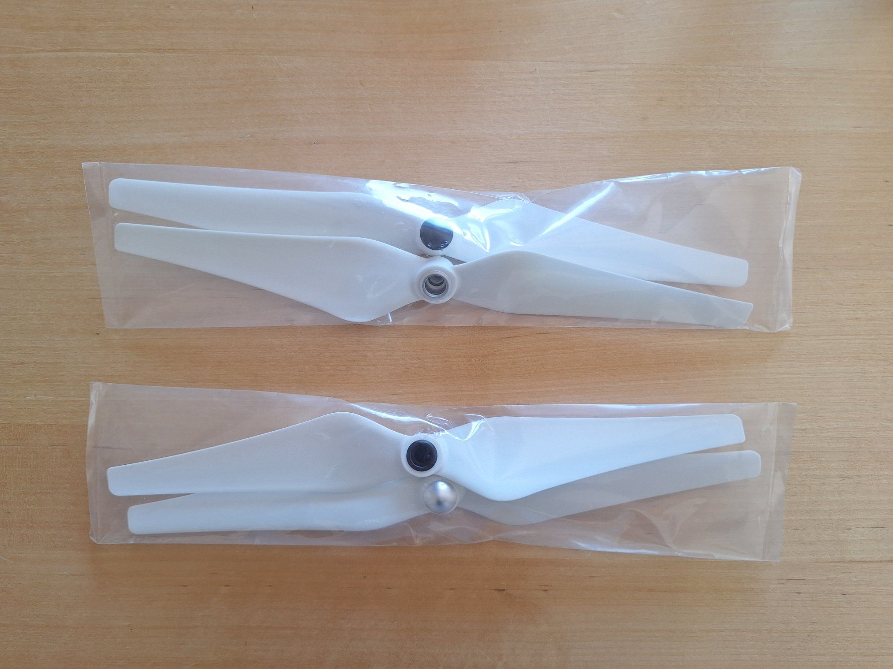 Kit di modellismo & Modellini statici: Ersatzpropeller Drohne DJI Phantom – Nuovo e nell'imballaggio originale da Taegertschi venduto da Oleinad