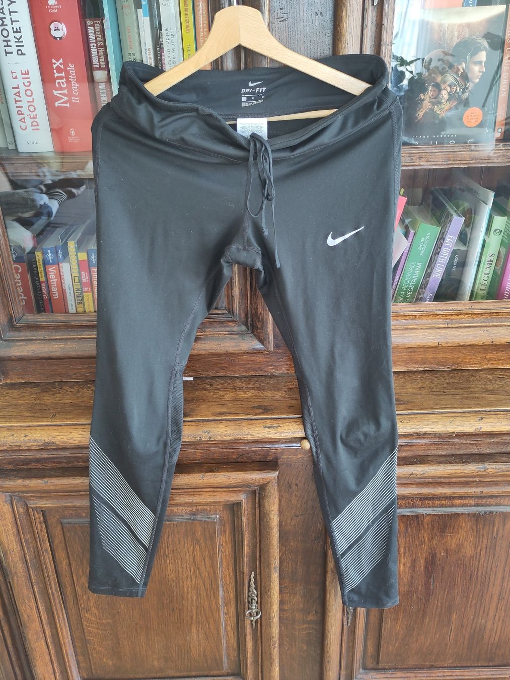 Tute: Nike Sport Hose Grosse L – Usato da Zürich venduto da Saf12