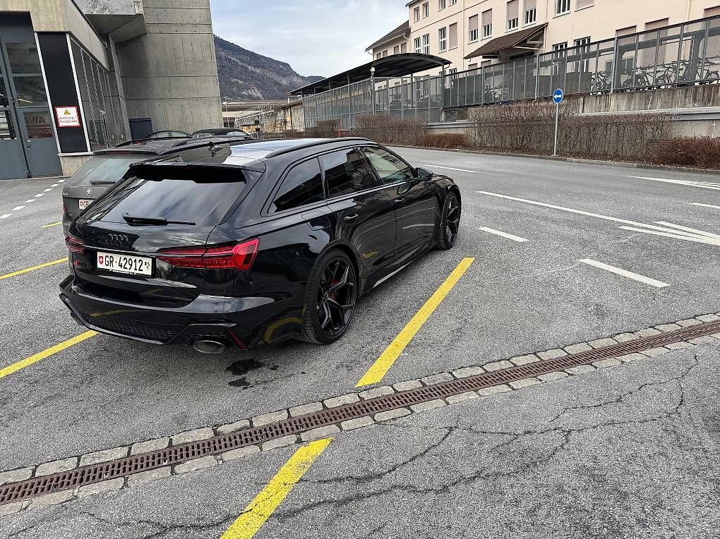 Audi Automobili: Audi RS6 Avant Performance , Top Zustand – Usato da Domat/Ems venduto da dan_wvg7 2