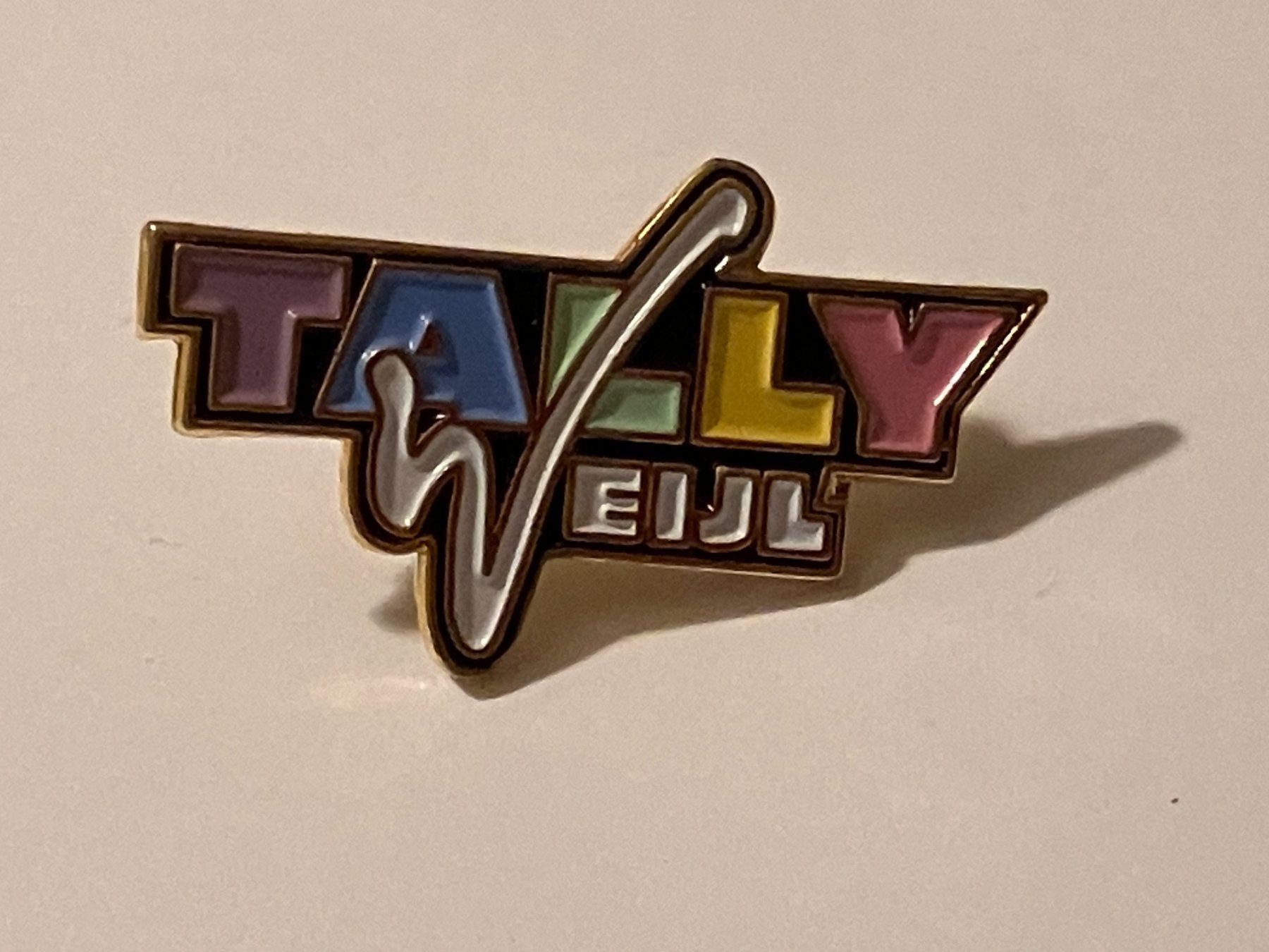 Plaquettes & Badges: 1 Pin Tally Weijl – D'occasion à Basel par djwwpp