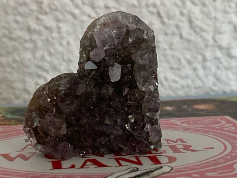 Pietre preziose: HERZFÖRMIGER AMETHYST neu! – Nuovo e nell'imballaggio originale da Frauenfeld venduto da Metaria369