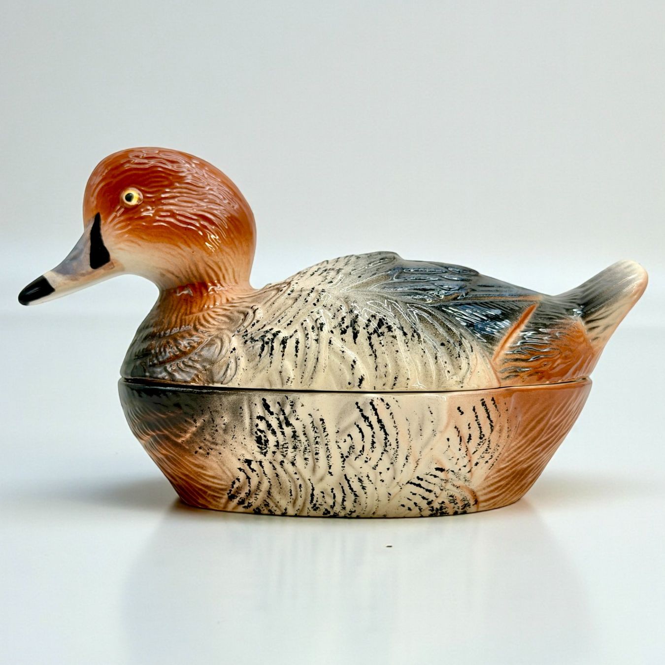 Ciotole: Michel Caugant, terrine canard en faience, signée – Usato da Morges venduto da magicle