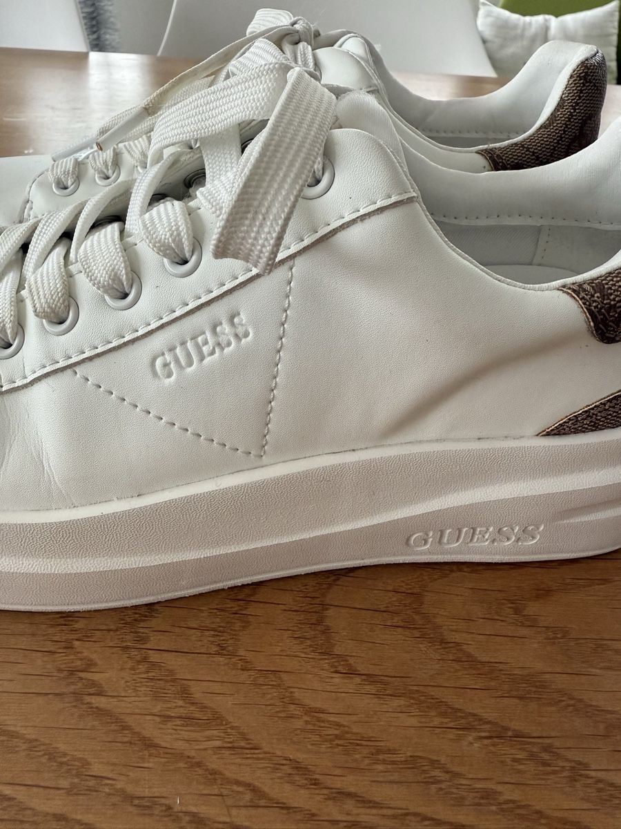 Guess Scarpe da donna: Sneaker von Guess Gr. 37 – Usato da Steffisburg venduto da NadiTh 6