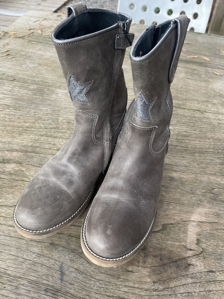 Schuhe für Mädchen: HIP Stiefel mit Sternen – Gebraucht aus Tann von punto84
