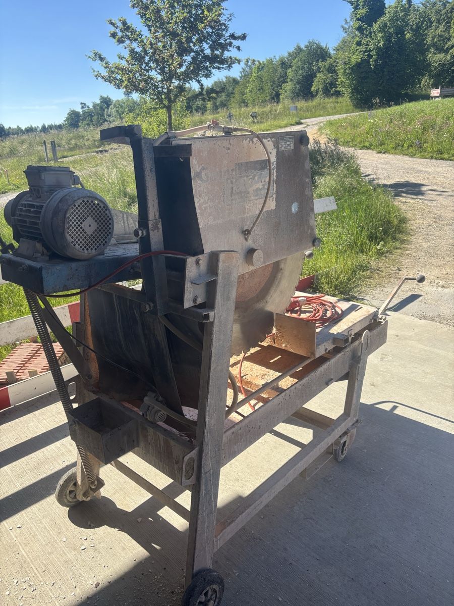 Tutte le macchine:  Steinfräse  – Usato da Weinfelden venduto da Sermo92 5