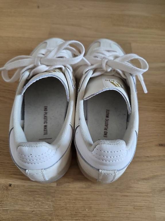 Adidas Scarpe da donna: Velosamba Gr. 37 1/3 – Nuovo (secondo la descrizione) da Zürich venduto da nina46 2