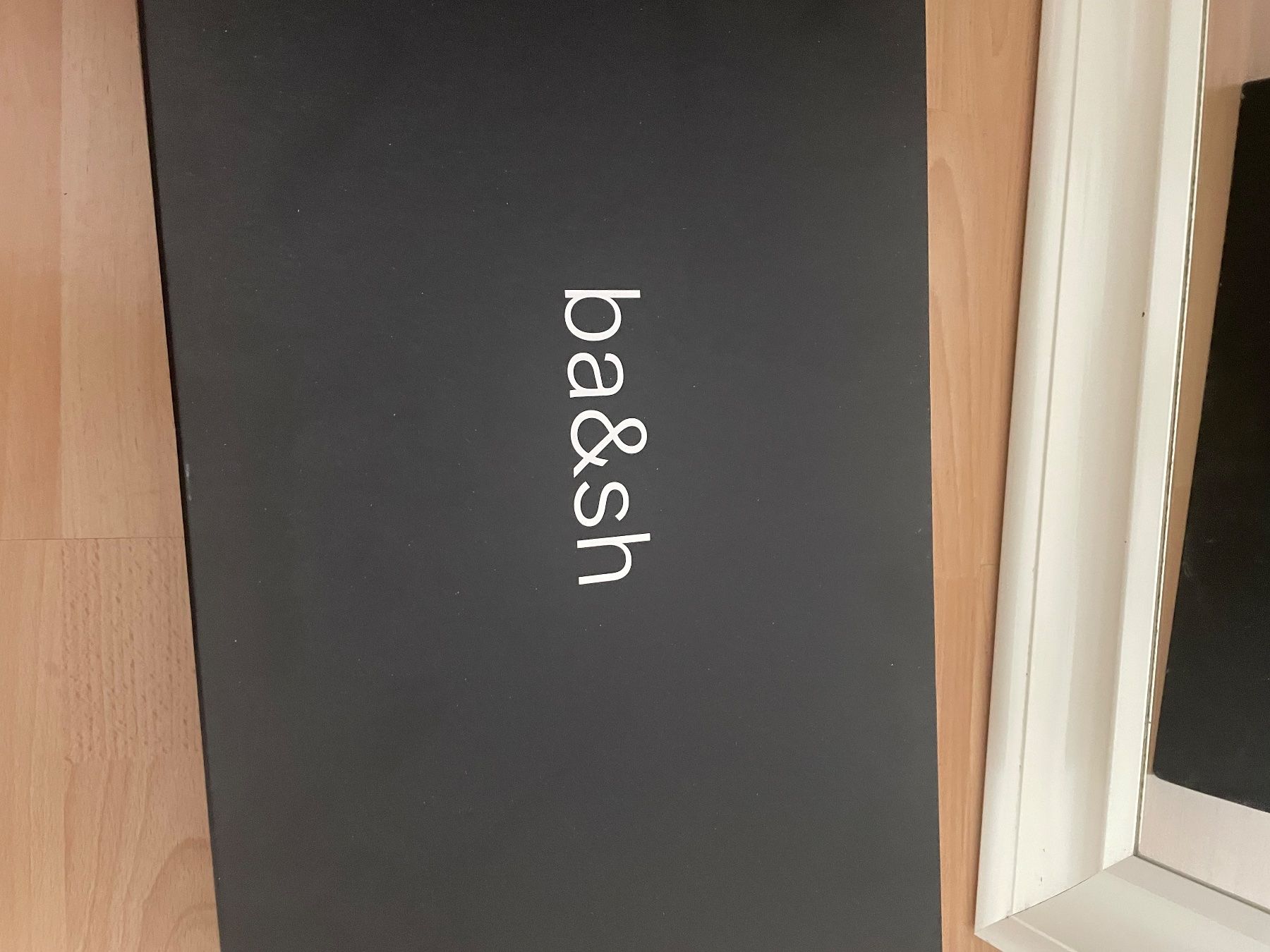 Ba&Sh Scarpe da donna: Black Suede Knee High Boots, Size 38 EU – Nuovo (secondo la descrizione) da Bazenheid venduto da hat_96 4