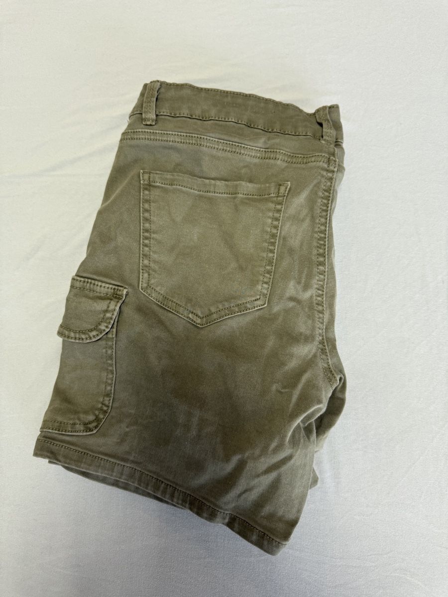 Only Pantaloni: ONLY CARGO SHORTS GR. 36 – Nuovo (secondo la descrizione) da Winterthur venduto da fij_f65r 2