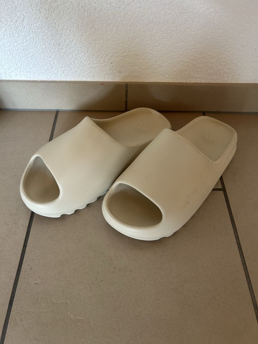 Adidas Scarpe da uomo: Yeezy Slides leicht benutzt  – Usato da Grabs venduto da Jonas.2005 1