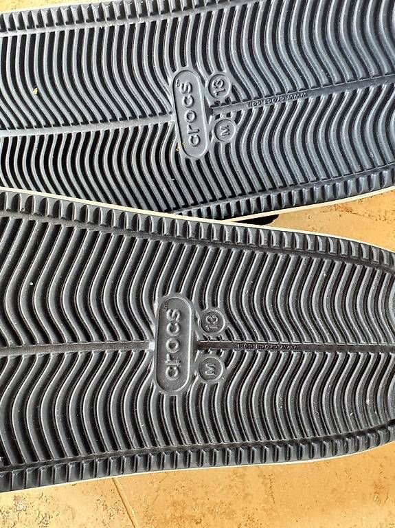 Crocs Chaussures hommes: Crocs, Neuwertig, Gr. M/13 – D'occasion à Muri b. Bern par vij_z5ll 3