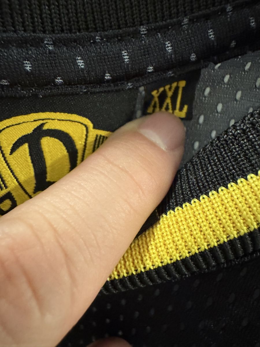 Dynamo Dresden Canottiere & Pantaloni: Tanktop Dynamo Dresden schwarz Grösse XXL – Usato da Biberist venduto da etesummer 2