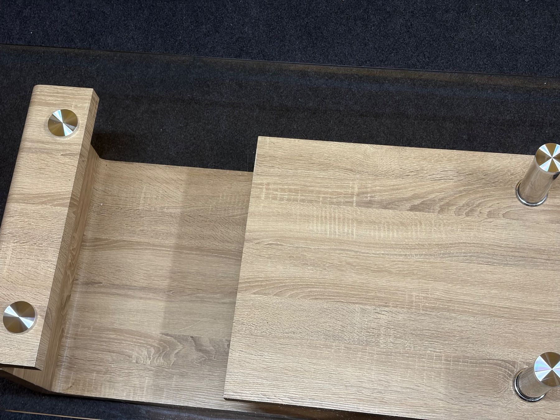 Mobili TV: Couchtisch Holzoptik mit Glas – Usato da Liestal venduto da Maurihayvan
