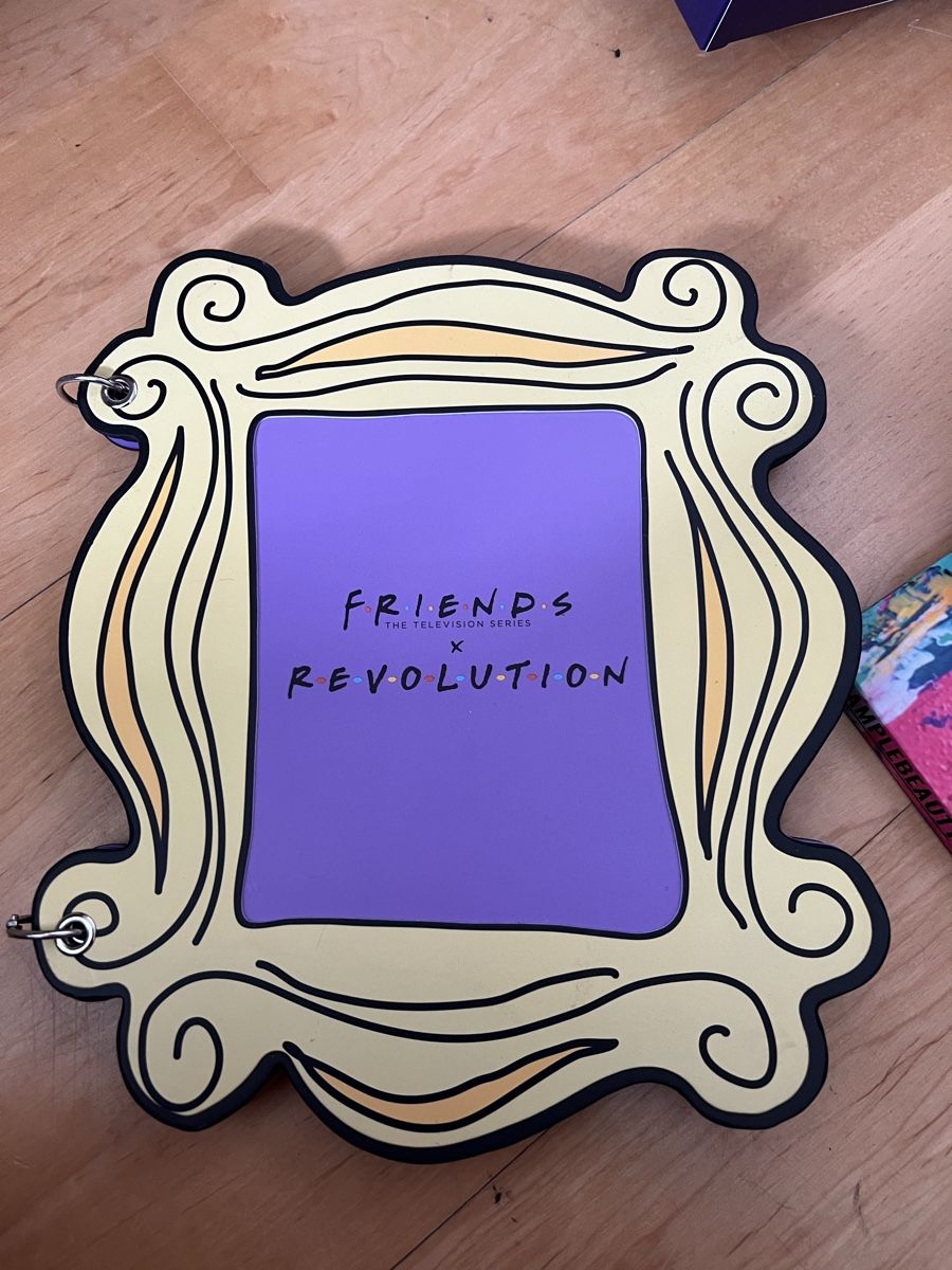Make-up: Friends x Revolution Lidschatten-Palette – Nuovo (secondo la descrizione) da Therwil venduto da LSign