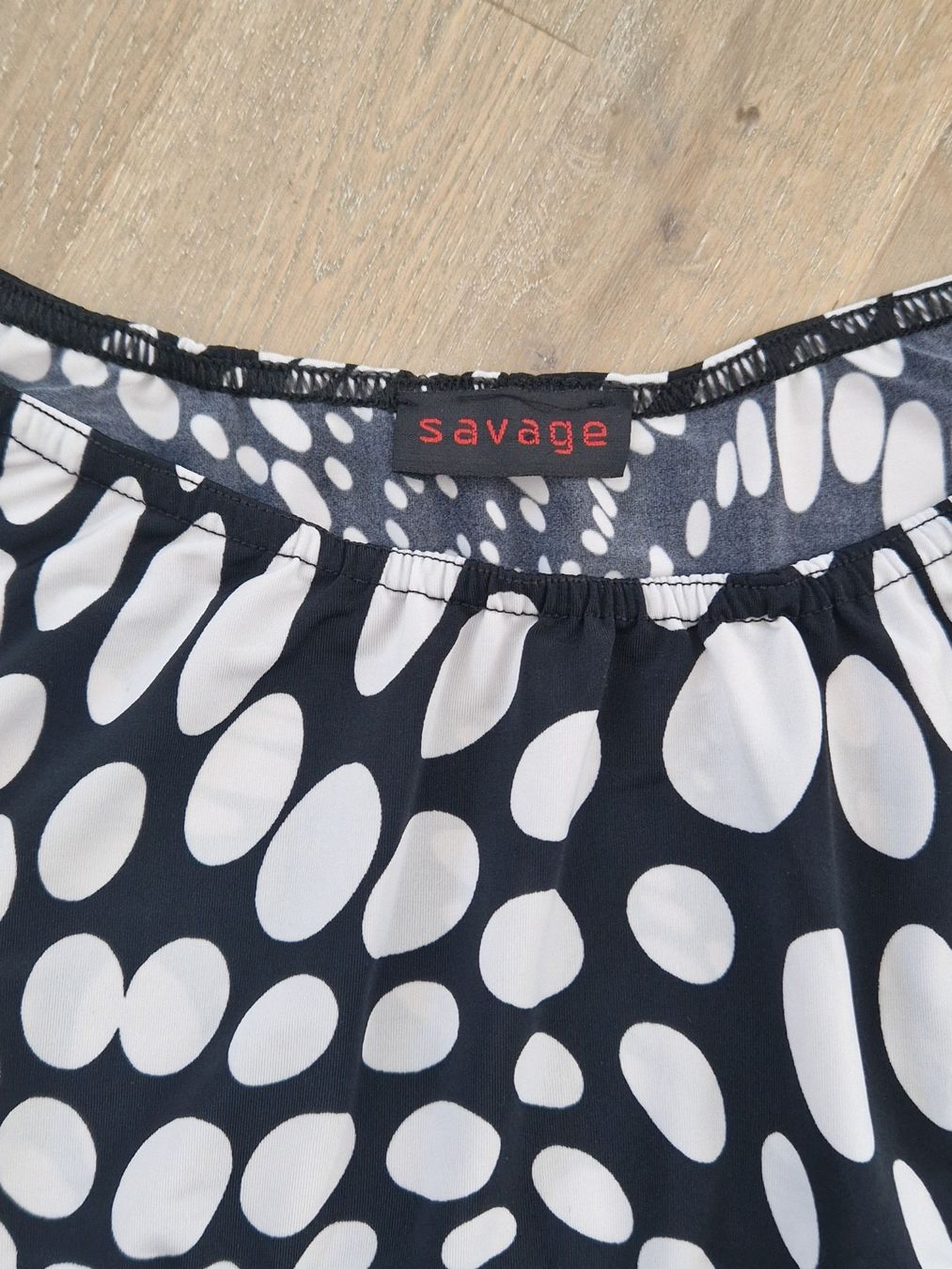 Tuniche: Schwarz-weisse Tunika / Kleid mit Muster – Usato da Däniken SO venduto da Bamana11 1