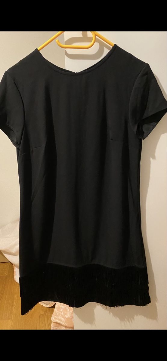 Robes: Robe noire avec franges Rinascente Taille M neuve – Neuf avec emballage d'origine à Nyon par rab_vl5j