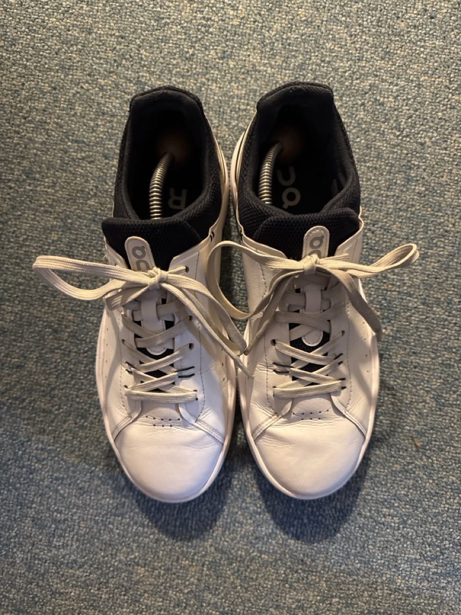On Scarpe da uomo: The Roger  – Usato da Menziken venduto da xirixs