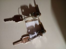 NR.4  2 BRIEFK. OD. MET. SCHRANK ZYL.