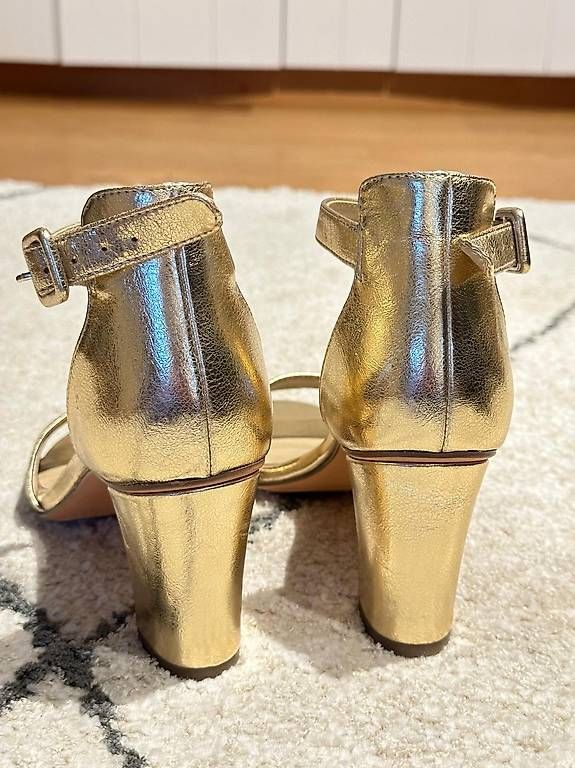 Scarpe da donna: Sandalette in Gold – Usato da wasterkingen venduto da emmabella 2