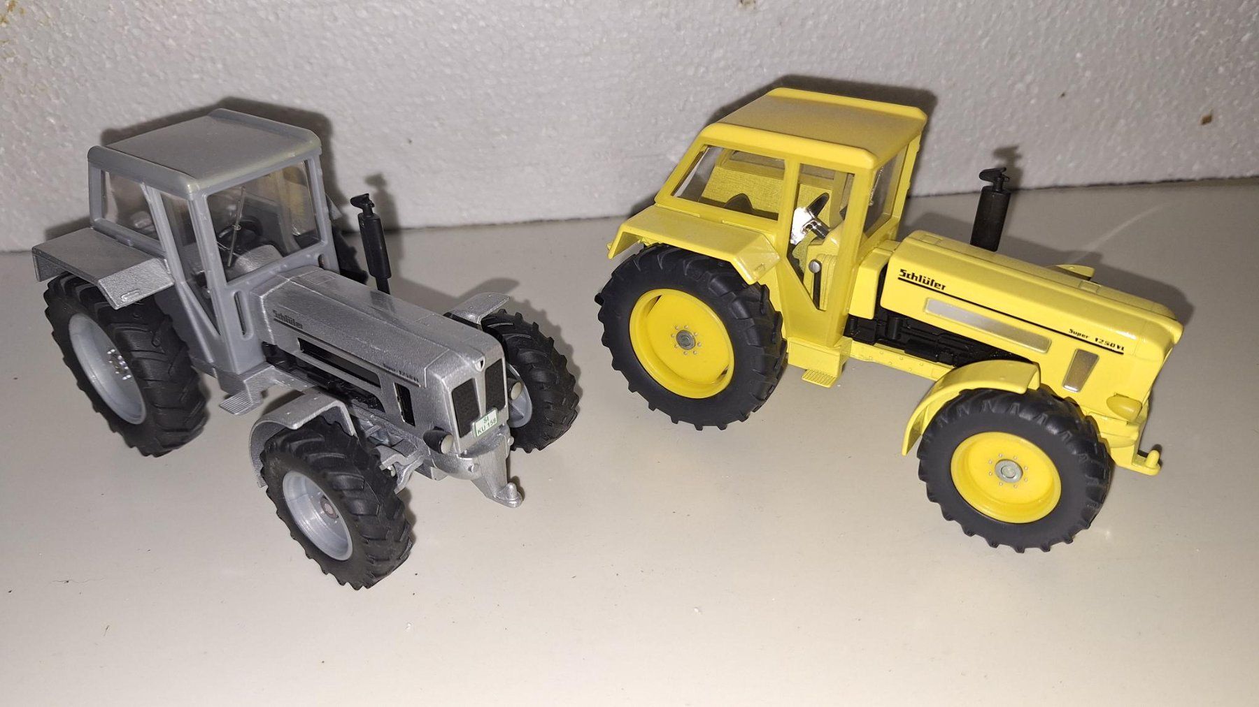 Siku Modellbausätze & Standmodelle: Modelltraktor – Neu (gemäss Beschreibung) aus Birrhard von Schrot70 2