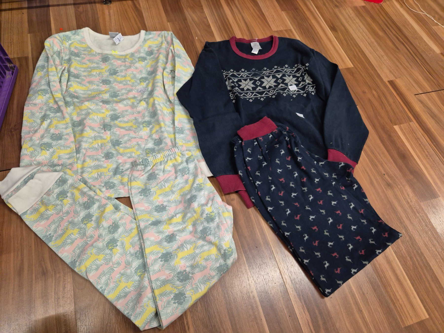 Petit Bateau Pigiama & Simili: 2 Pyjama Sets, Grösse 152 petit Bateau und Calida B23 – Usato da Schwarzenburg venduto da Flamingo07