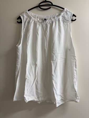 Chicorée weisses Sommer Oberteil Gr XL — leicht und luftig.
