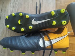 Fussball-Schuhe