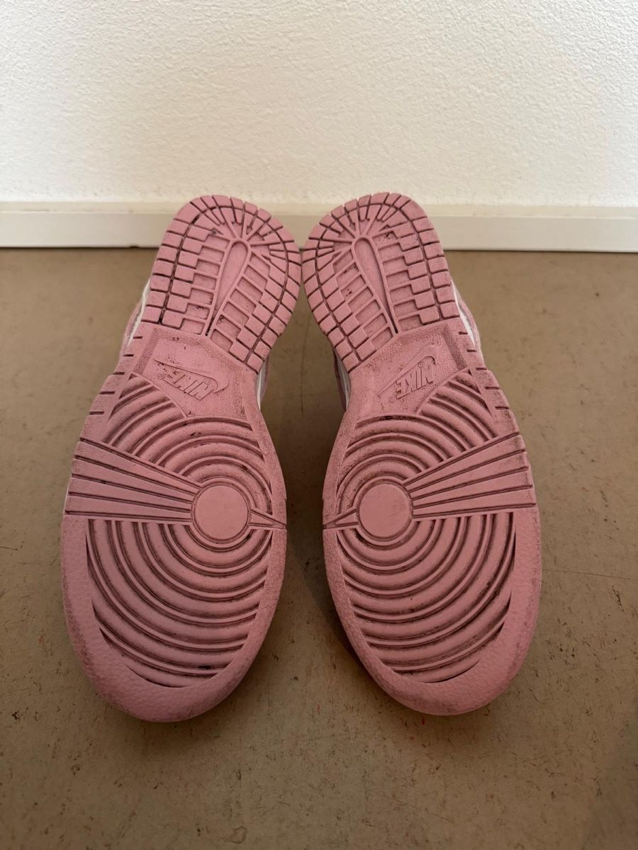 Nike Damenschuhe: Nike dunk low pink – Gebraucht aus Zuerich von Chnopf5 4