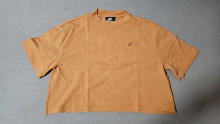 Oranges Nike croptop
