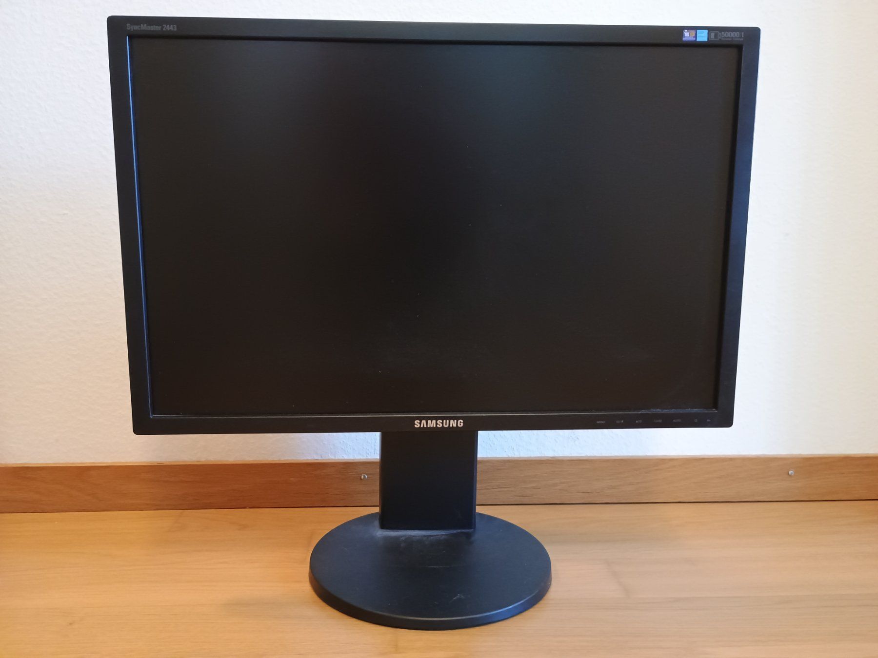 Samsung Monitor: Samsung SyncMaster 2443 24" Bildschirm – Usato da Luzern venduto da Clansman